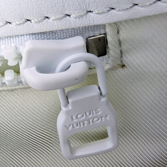 Louis Vuitton White Spring-Summer 2023 Men's Collection Neo Tote - Picture 7 of 16